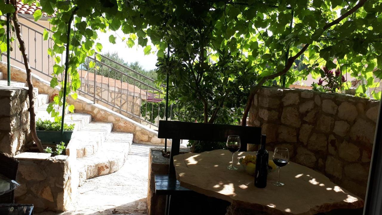 Apartments With A Parking Space Ivan Dolac, Hvar - 8753 Bagian luar foto
