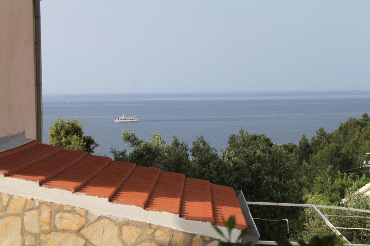 Apartments With A Parking Space Ivan Dolac, Hvar - 8753 Bagian luar foto