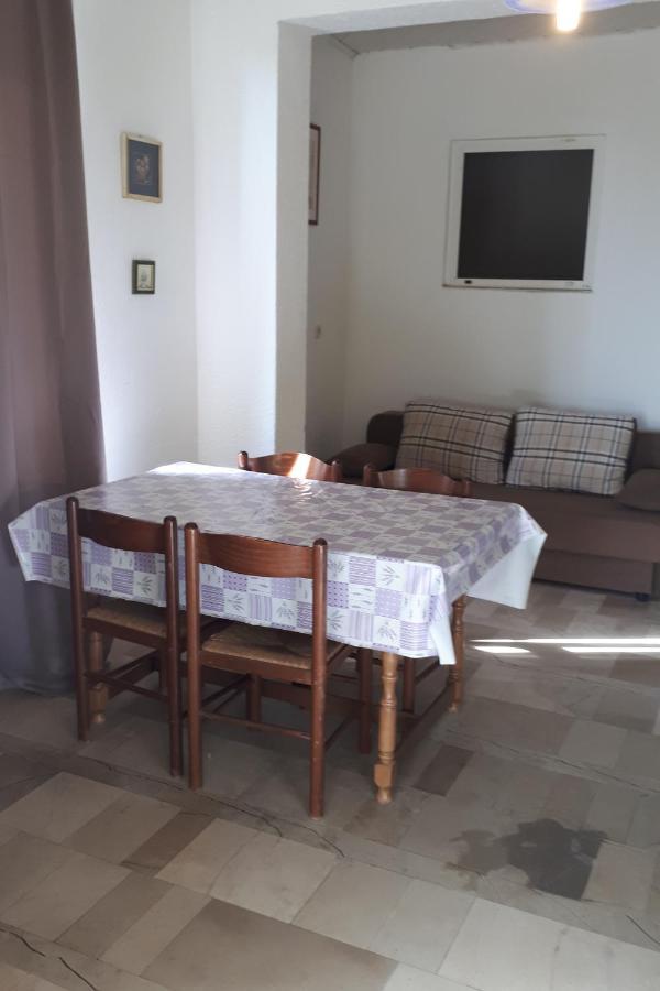 Apartments With A Parking Space Ivan Dolac, Hvar - 8753 Bagian luar foto